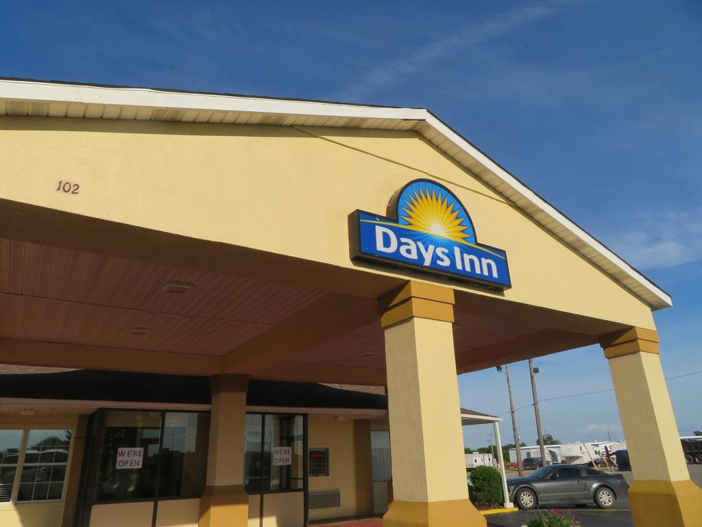 Days Inn By Wyndham Blytheville Exterior photo