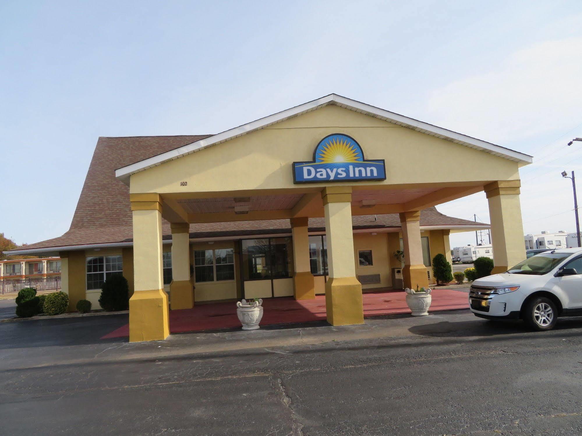Days Inn By Wyndham Blytheville Exterior photo